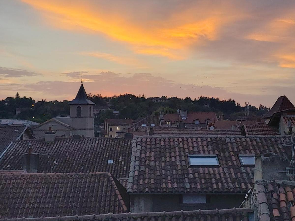 Le Saint-Georges Lägenhet Villefranche-de-Rouergue Exteriör bild