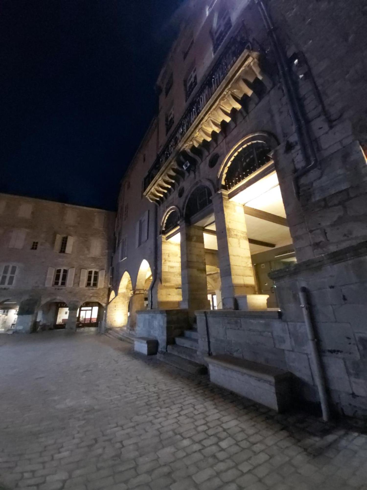 Le Saint-Georges Lägenhet Villefranche-de-Rouergue Exteriör bild