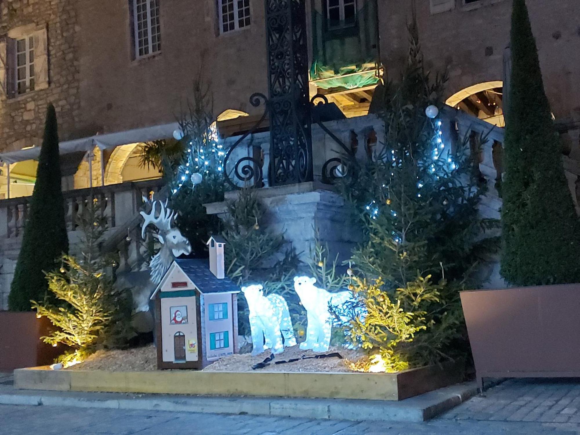 Le Saint-Georges Lägenhet Villefranche-de-Rouergue Exteriör bild