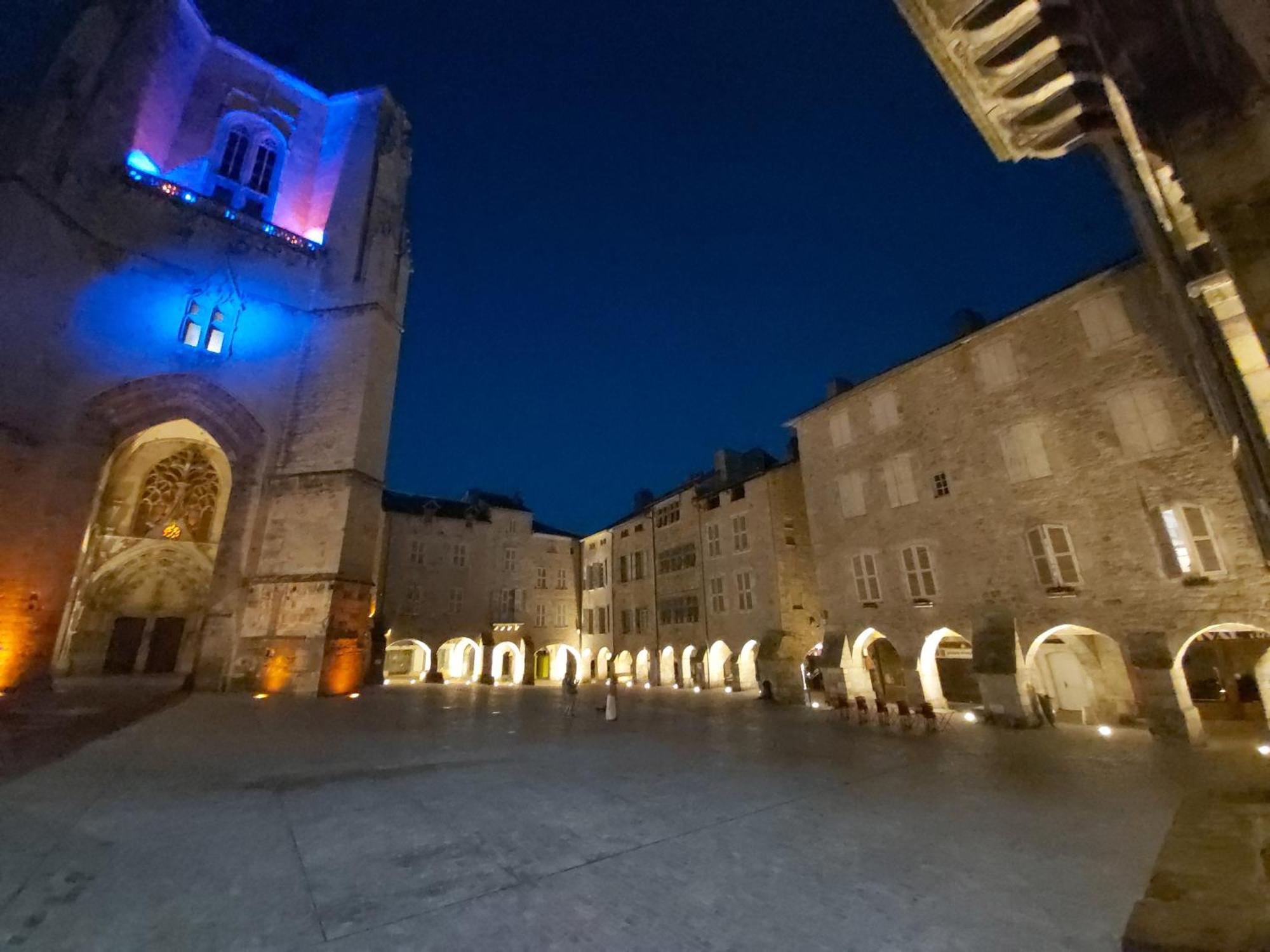 Le Saint-Georges Lägenhet Villefranche-de-Rouergue Exteriör bild